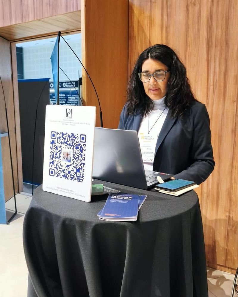 Atención en el stand del Estudio Patricia Pérez durante un evento